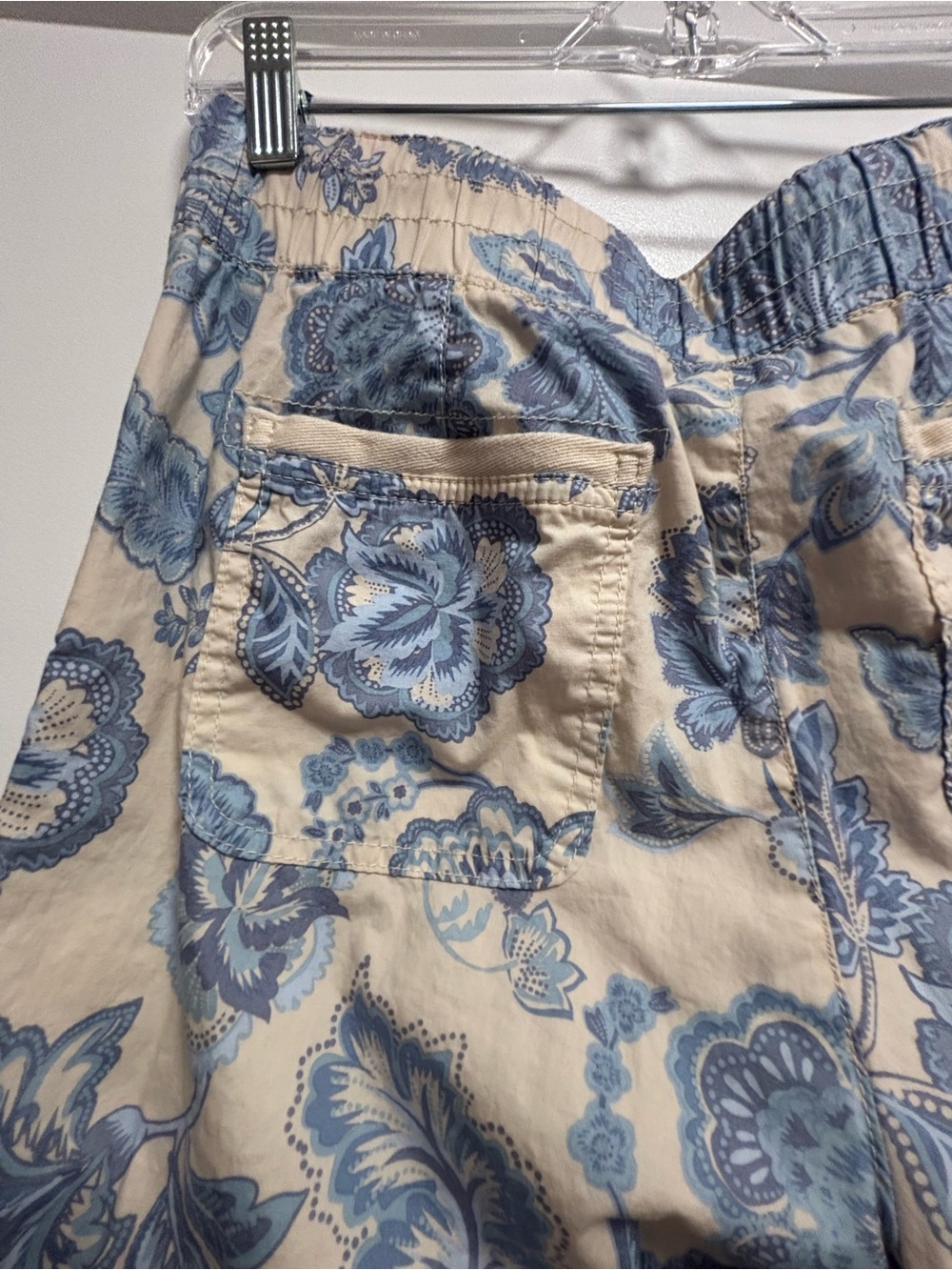 Democracy Floral Cargo Capris Size 6 - Picture 7 of 7